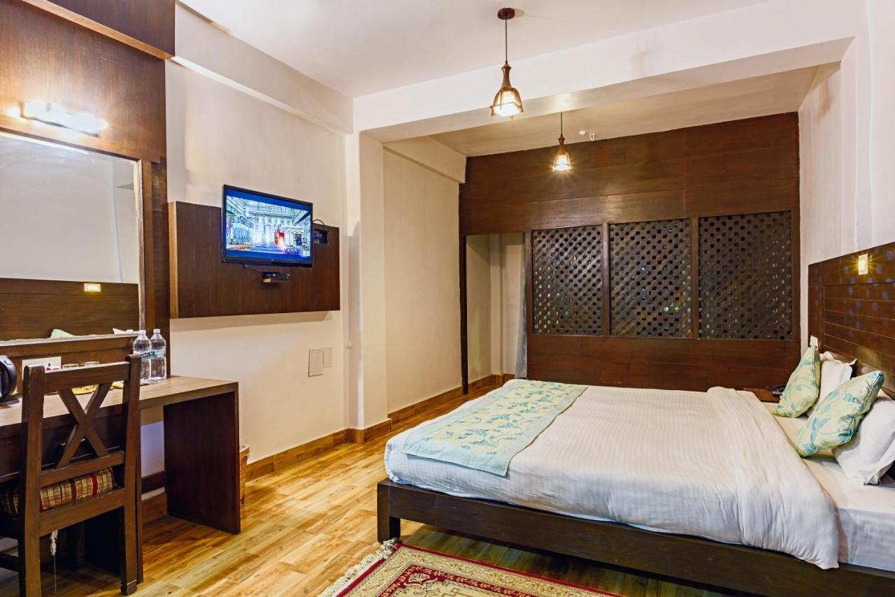 Hotel Jal Mahal Pokhara Eksteriør bilde